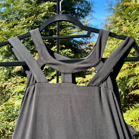 Black hi-low dress - Picture 3 of 6